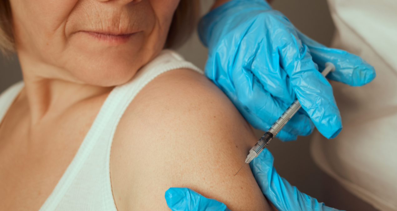 eylul ayinda bu asiyi yaptirin uyarisi yaslilar ve cocuklar risk grubunda 4ONtOUMU