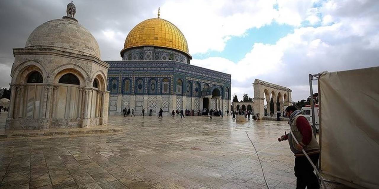 israilli yerlesimcilerden mescid i aksaya baskin k7rIXrdn