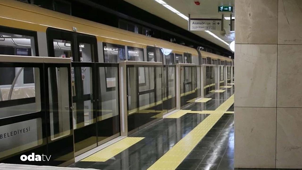 istanbulda metroda oyuncak tufek panigi gozaltina alindi ay8E2XPH.jpg
