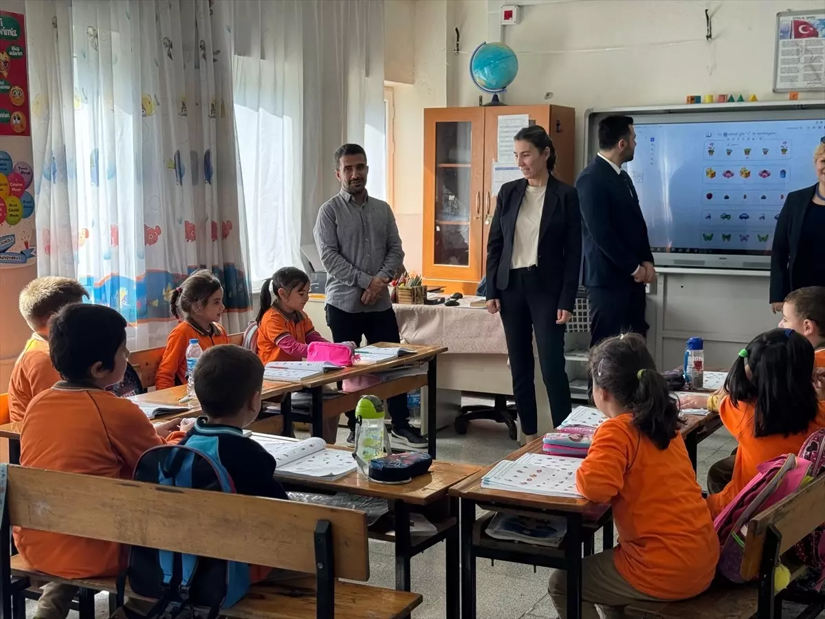 kaymakam buyuker tobb ilkokulunu ziyaret etti RCzG5X5F