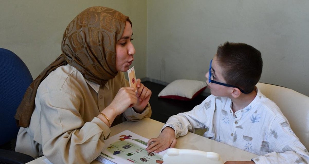 ogretmenligi birakti kendisini serebral palsili ogluna adadi YJQDmP7E